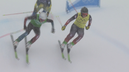 Skandalingai baigėsi akrobatinio slidinėjimo finalinės moterų lenktynės. Teisėjai nubaudė Šveicarijos sportininkę, kuri finišavo trečioji ir bronzos medalį atidavė Vokietijai. Šveicarė neliko skolinga ir tokį teisėjų sprendimą palydėjo keiksmais.